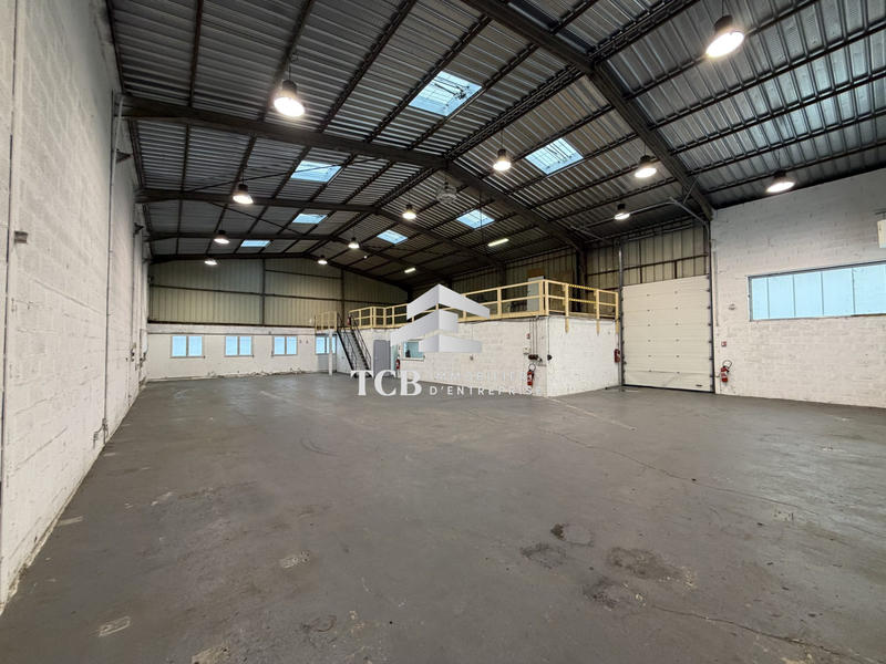 Local d'activités - 546 m²