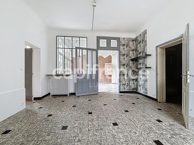 Maison - 420 m² - 13 pièces