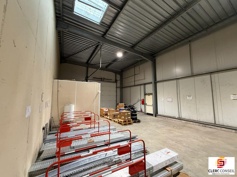 Local d'activités - 200 m²