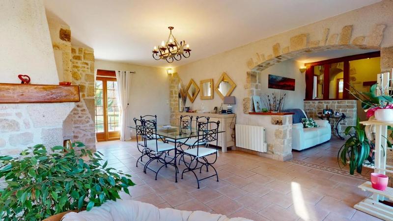 Maison - 147 m² - 7 pièces