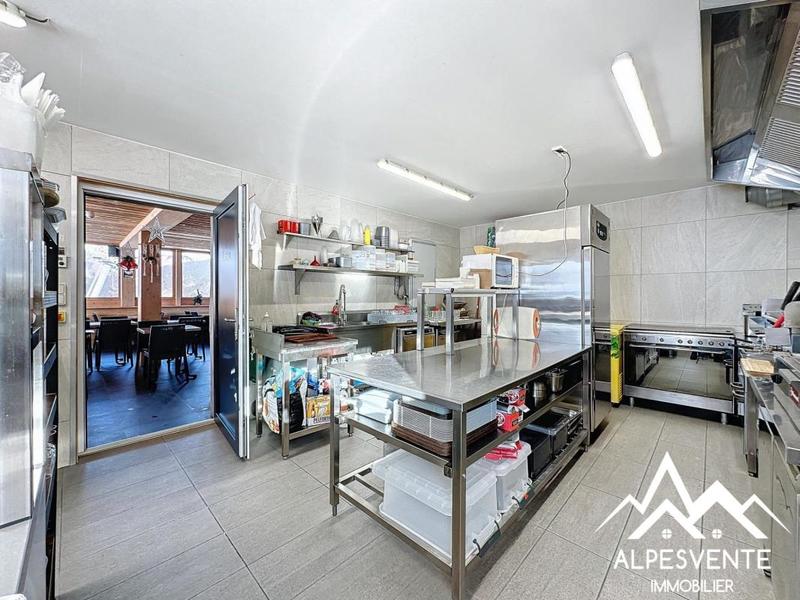 Châlet - 285 m² - 10 pièces