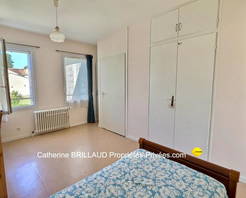 Maison - 1 154 m² - 35 pièces