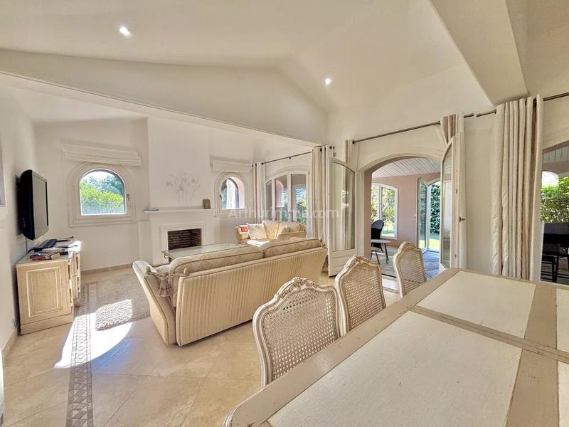 Maison - 196 m² - 6 pièces