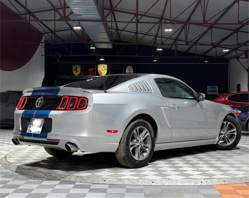 Ford Mustang 3.7 V6 305ch Bva