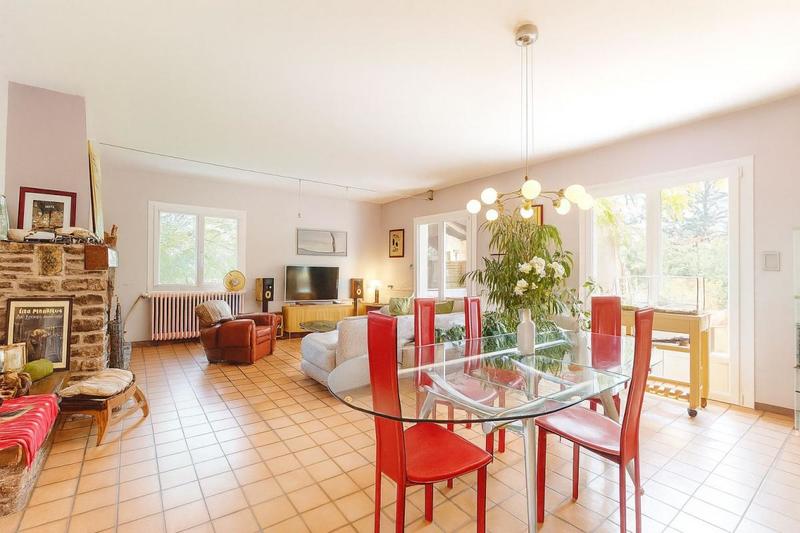 Maison - 300 m² - 9 pièces