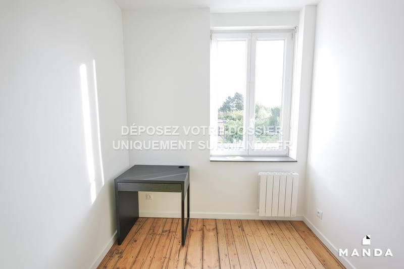 Chambre - 10 m² - 5 pièces