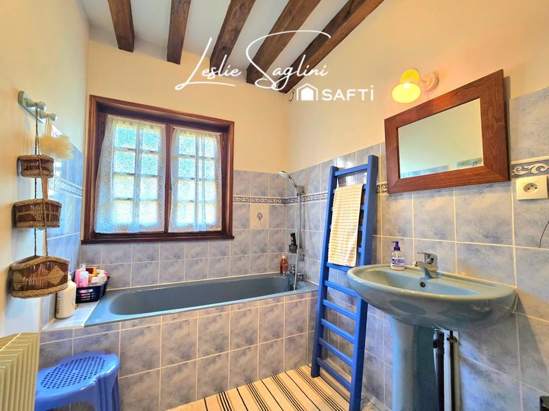 Propriété - 280 m² - 7 pièces