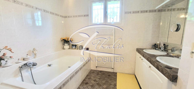 Maison ancienne - 290 m² - 8 pièces