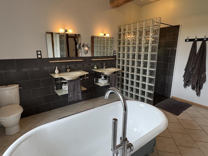 Maison ancienne - 284 m² - 8 pièces