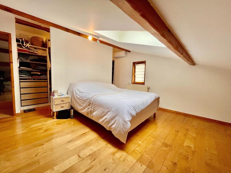 Maison - 185 m² - 8 pièces