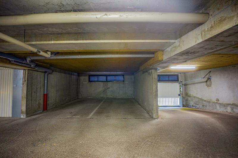 Parking / Garage - 1 m²
