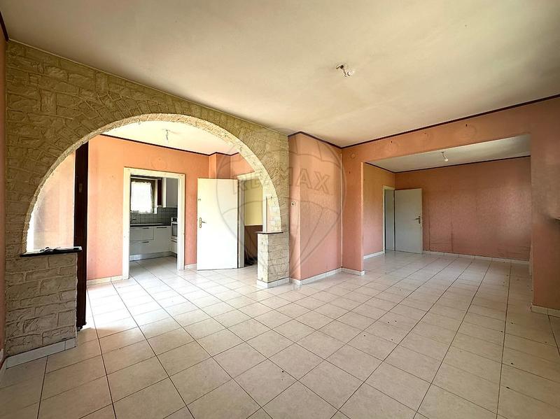 Maison - 181 m² - 9 pièces