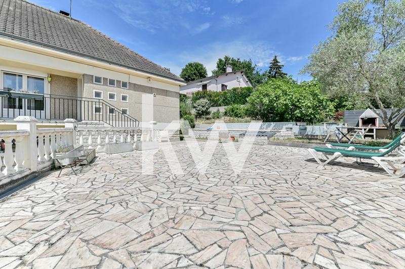 Maison - 135 m² - 8 pièces