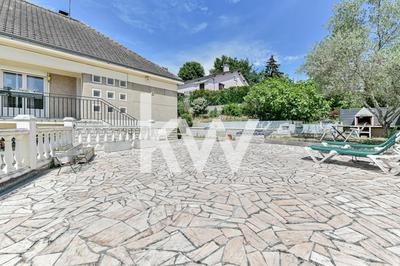 Maison - 135 m² - 8 pièces