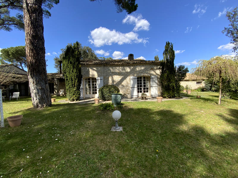 Maison - 400 m² - 10 pièces