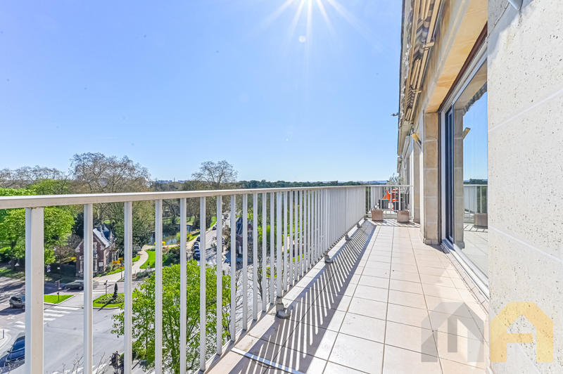 Appartement - 125 m² - 5 pièces