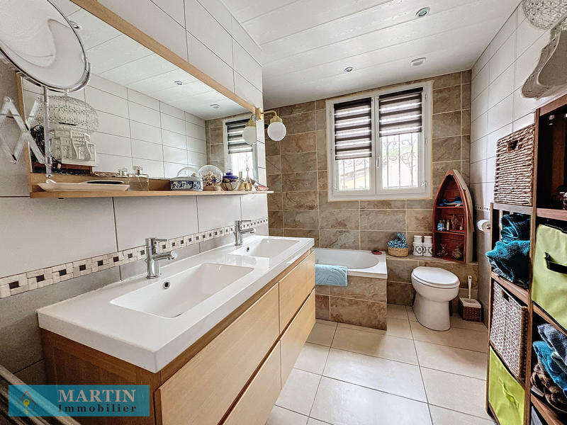 Villa - 176 m² - 8 pièces