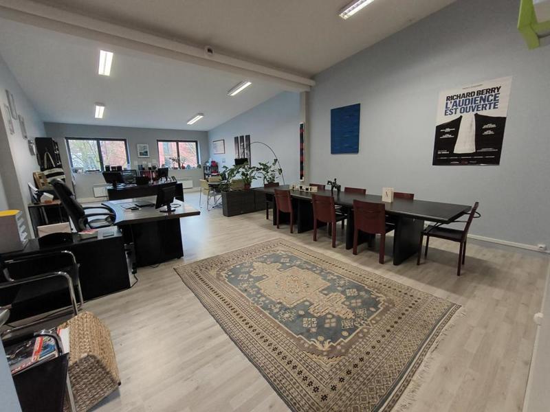 Bureau - 60 m² - 1 pièce