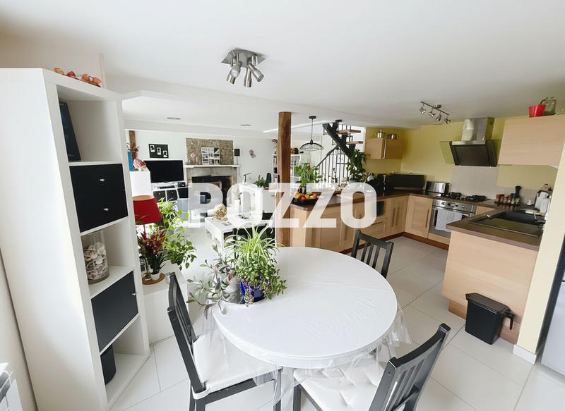 Maison - 90 m² - 4 pièces