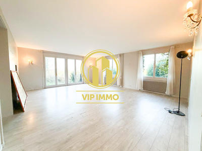 Maison - 204 m² - 10 pièces