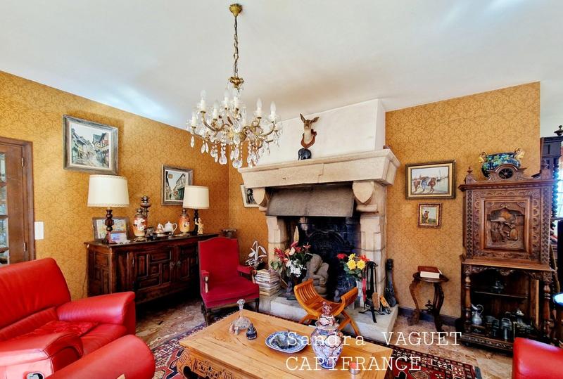 Maison - 230 m² - 9 pièces