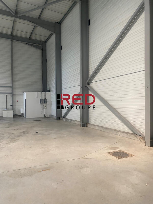 Entrepôt - 330 m²