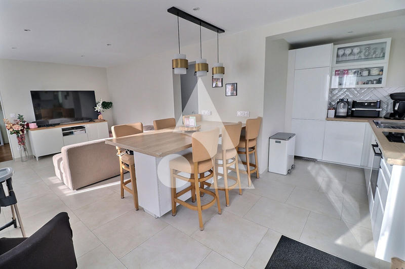 Maison - 80 m² - 4 pièces