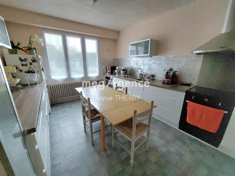 Maison traditionnelle - 167 m² - 7 pièces