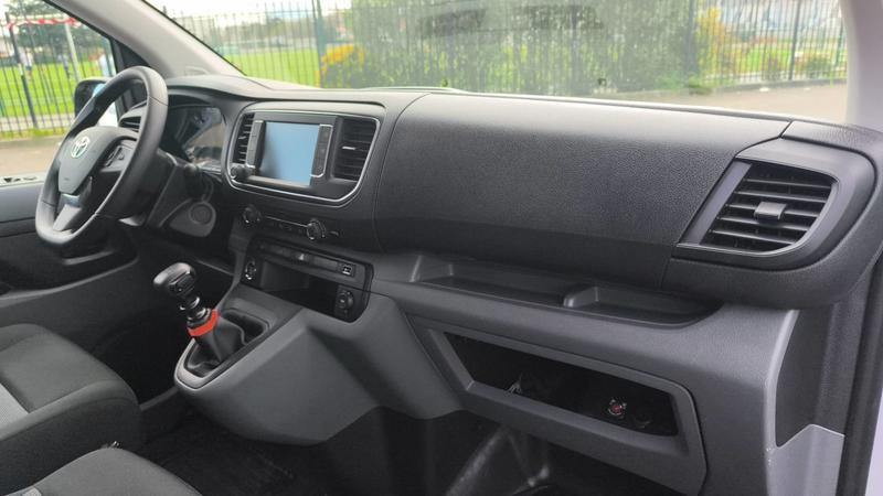 Toyota Proace II 2.0 d-4d 140 Medium Business