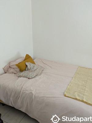 Chambre - 11 m² - 1 pièce
