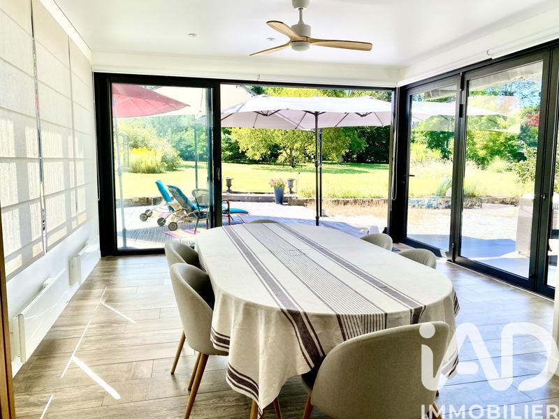 Maison - 236 m² - 7 pièces