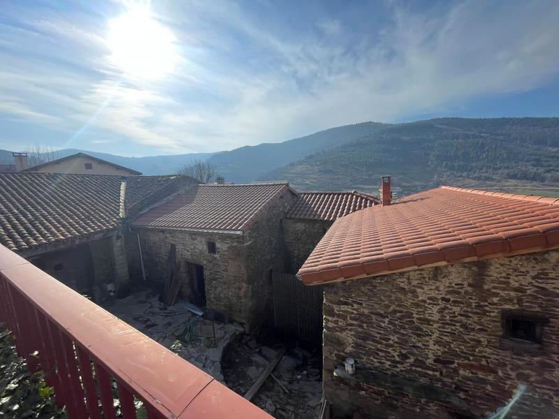 Maison - 300 m² - 4 pièces