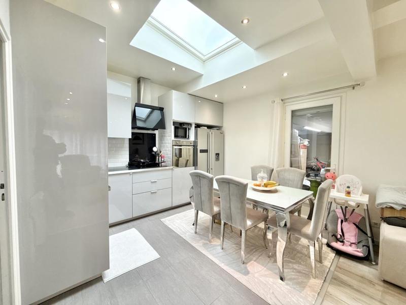 Maison - 120 m² - 6 pièces