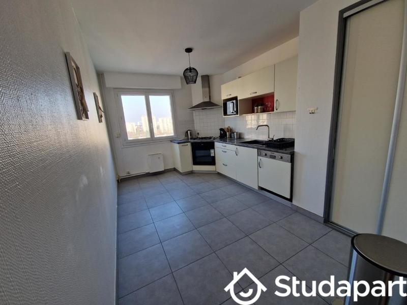 Chambre - 9 m² - 1 pièce