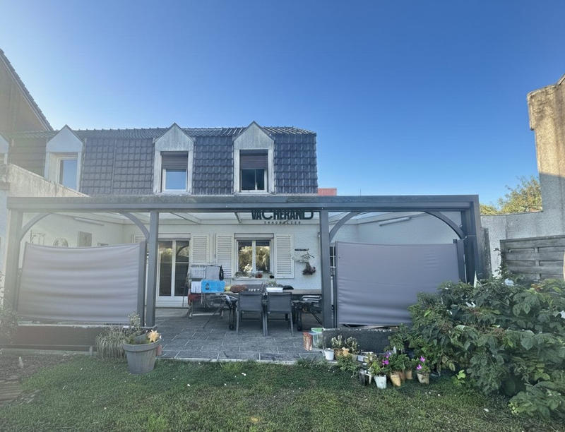 Maison - 90 m² - 5 pièces