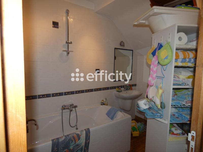 Maison - 360 m² - 9 pièces