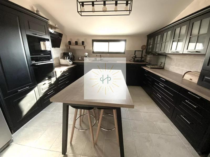 Maison - 362 m² - 14 pièces