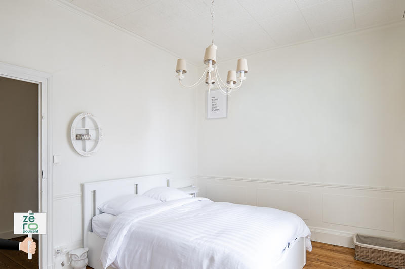 Maison - 256 m² - 8 pièces