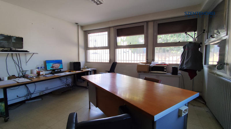 Entrepôt - 5 119 m²