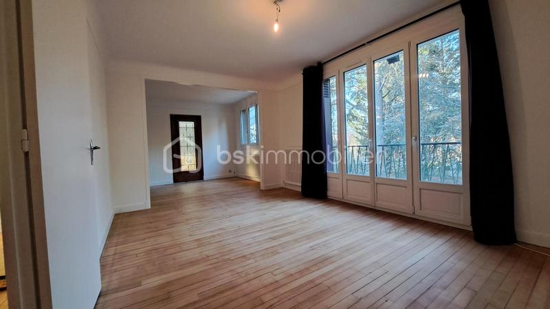 Maison - 230 m² - 10 pièces