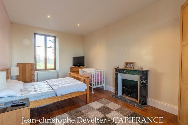 Propriété - 270 m² - 8 pièces