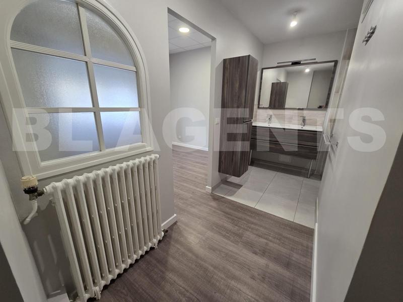 Maison - 202 m² - 8 pièces