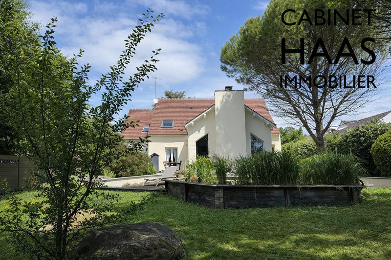 Maison contemporaine - 213 m² - 12 pièces