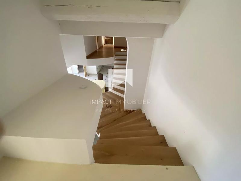 Maison - 197 m² - 4 pièces