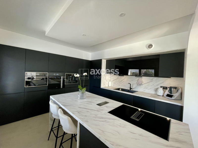 Maison - 93 m² - 5 pièces