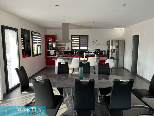 Villa - 200 m² - 6 pièces