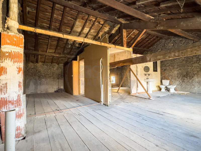 Maison de village - 160 m² - 2 pièces