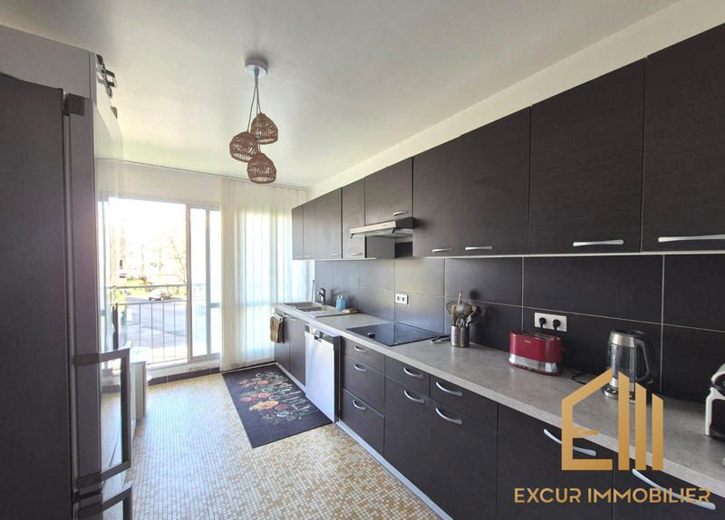 Appartement - 98 m² - 5 pièces