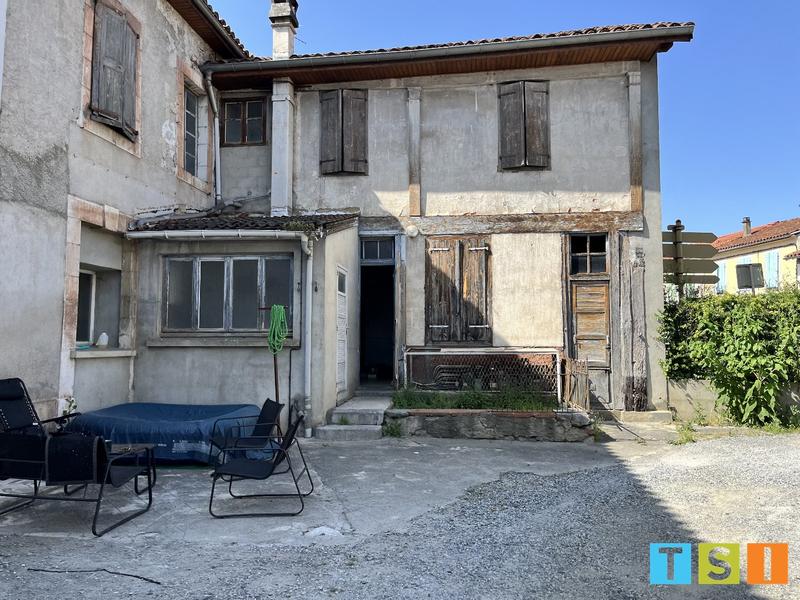 Maison - 610 m² - 12 pièces