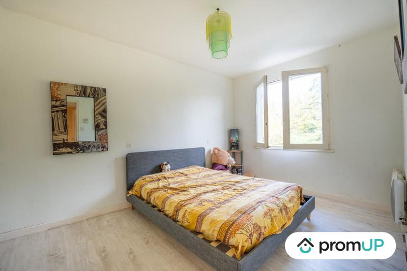 Maison traditionnelle - 140 m² - 6 pièces